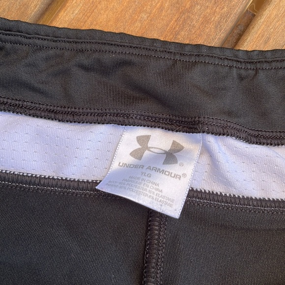 Girls under armour athletic shorts. Youth large. Like new - Picture 2 of 3